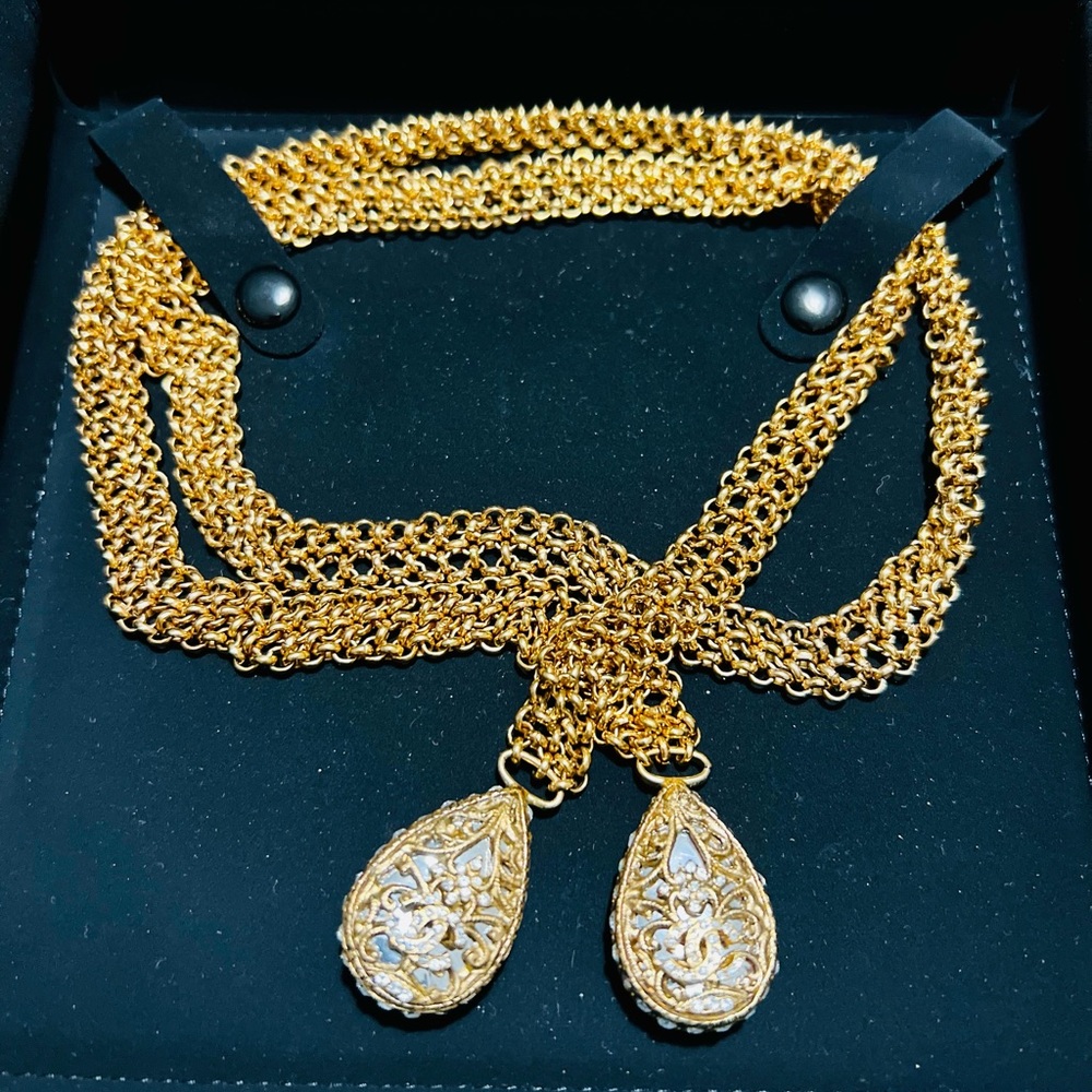 Chanel Necklace - Picture 4 of 16